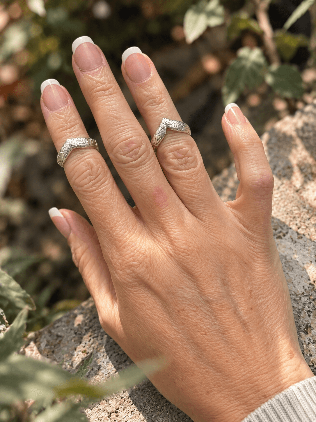 The Little V Ring